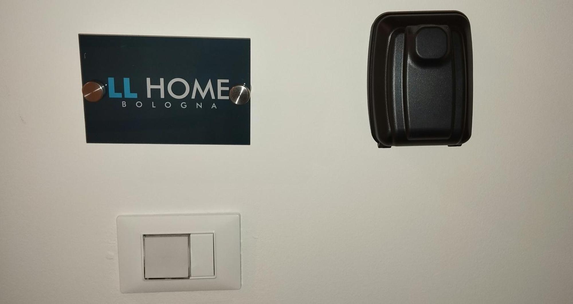Llhome Bologna Elegante Monolocale Ristrutturato Con Posto Auto Coperto Eksteriør bilde